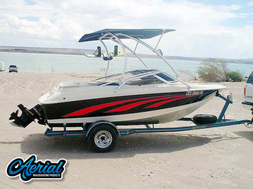 1995 Larson 4.3 Litre Vortek with Airborne Wakeboard Tower