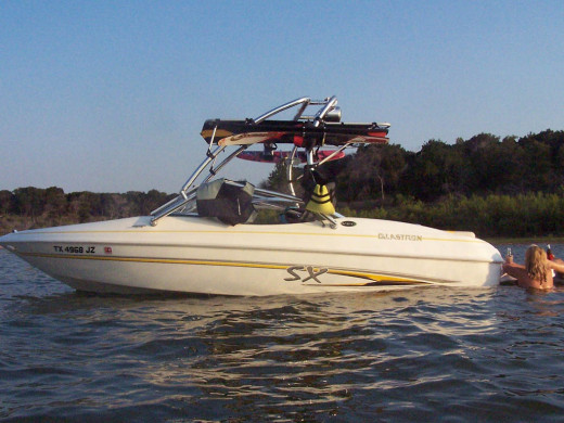 2004 Glastron SX195 with Airborne Tower