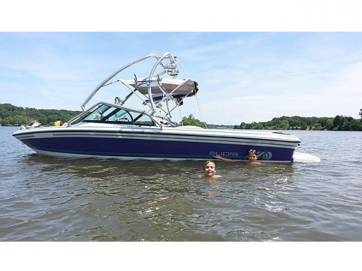 1997 Supra Vision with Airborne Wakeboard Tower